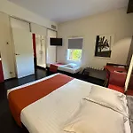 Hotell Gardenia Bordeaux Est 3*