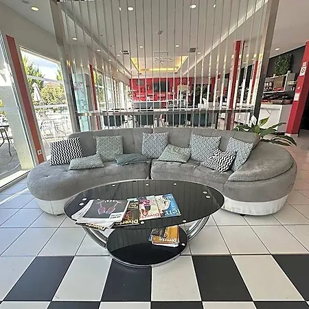 Gardenia Bordeaux Est Otel