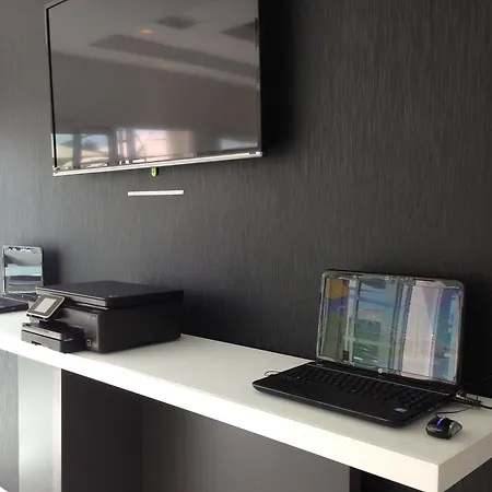 Gardenia Bordeaux Est Hotel