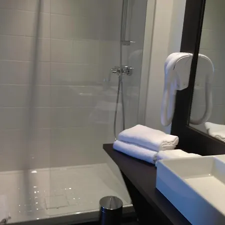 Gardenia Bordeaux Est Otel 3*